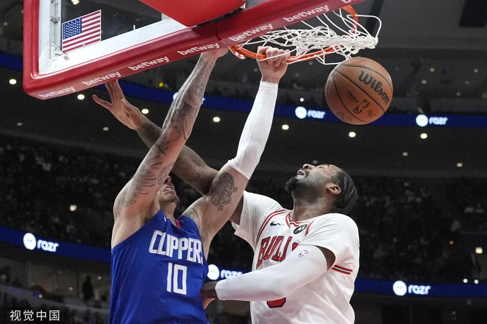 背后却多了 背后却多了