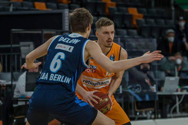 他迅速成为 他迅速成为